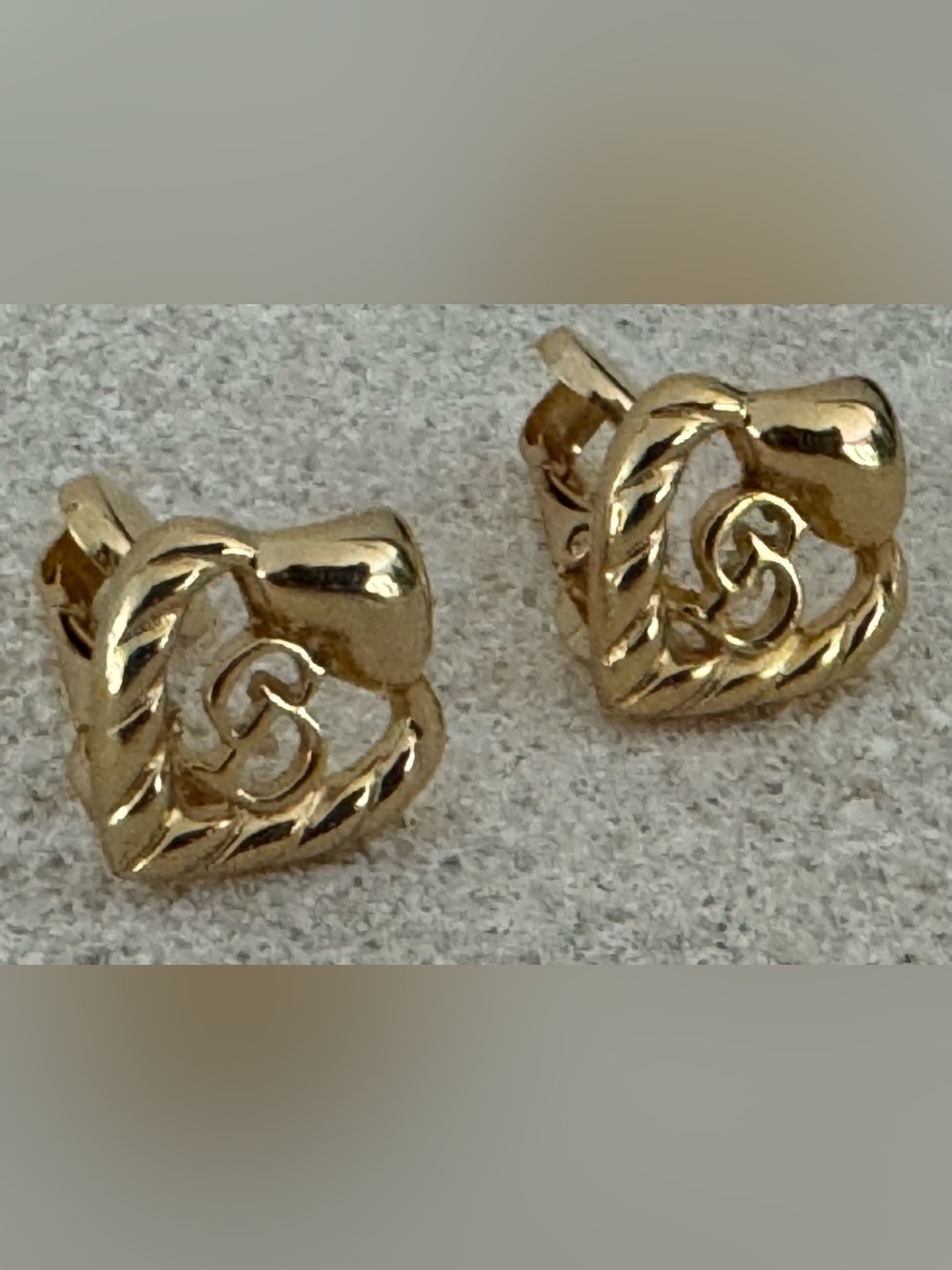 CHRISTIAN DIOR Vintage Germany Gold Tone Heart CD Clip Earrings EUC - Picture 5 of 7